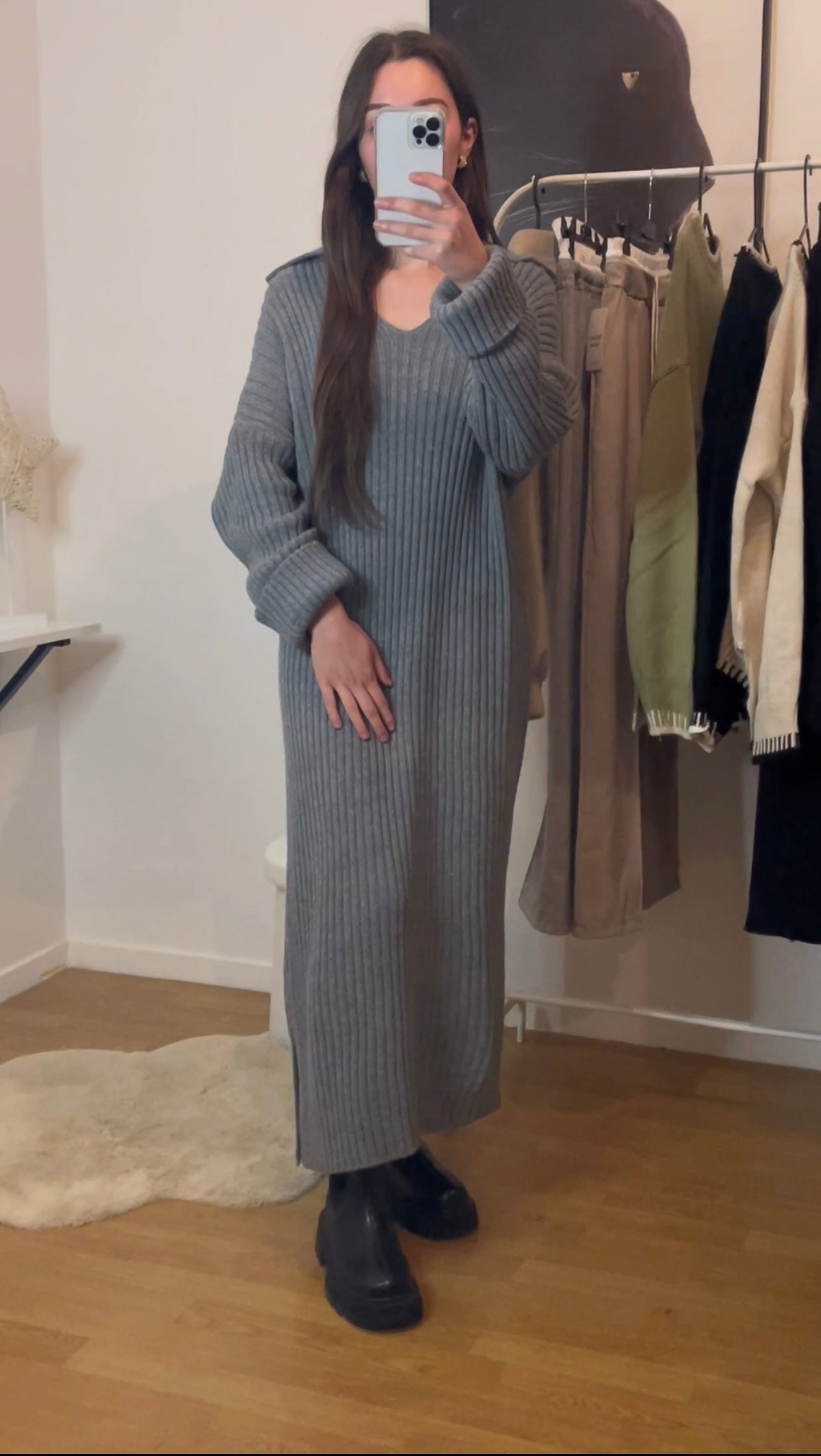 Robe longue col V grise