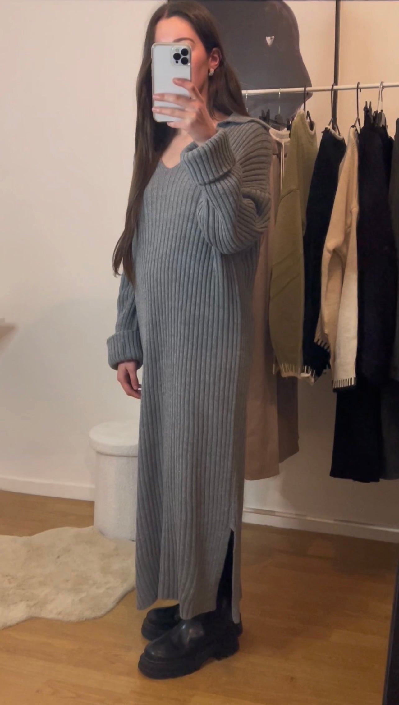 Robe longue col V grise